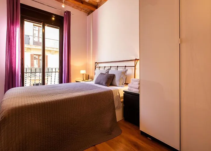 Tapioles - Lovely In Poble Sec