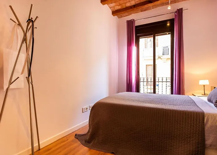 Tapioles - Lovely In Poble Sec דירה ברצלונה