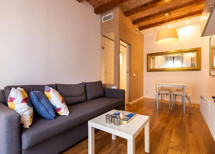 Tapioles - Lovely In Poble Sec דירה