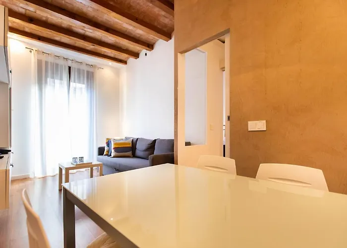 Tapioles - Lovely In Poble Sec דירה ברצלונה