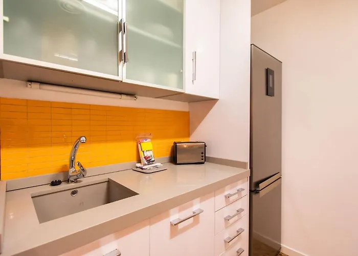 Tapioles - Lovely In Poble Sec דירה ברצלונה