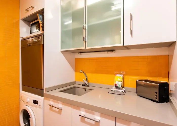 Tapioles - Lovely In Poble Sec דירה ברצלונה