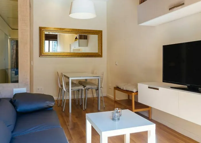 Tapioles - Lovely In Poble Sec ברצלונה